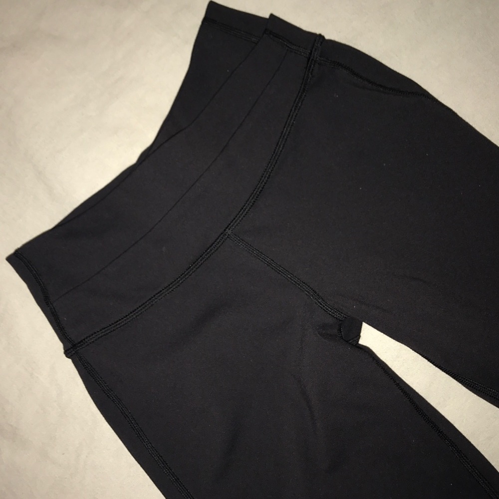 Lulu bootcut leggings