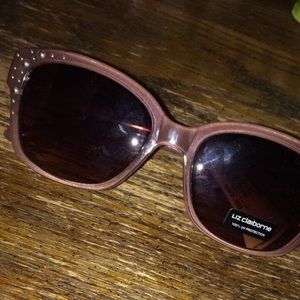 Liz Claiborne Sunglass 100% UV protection😍