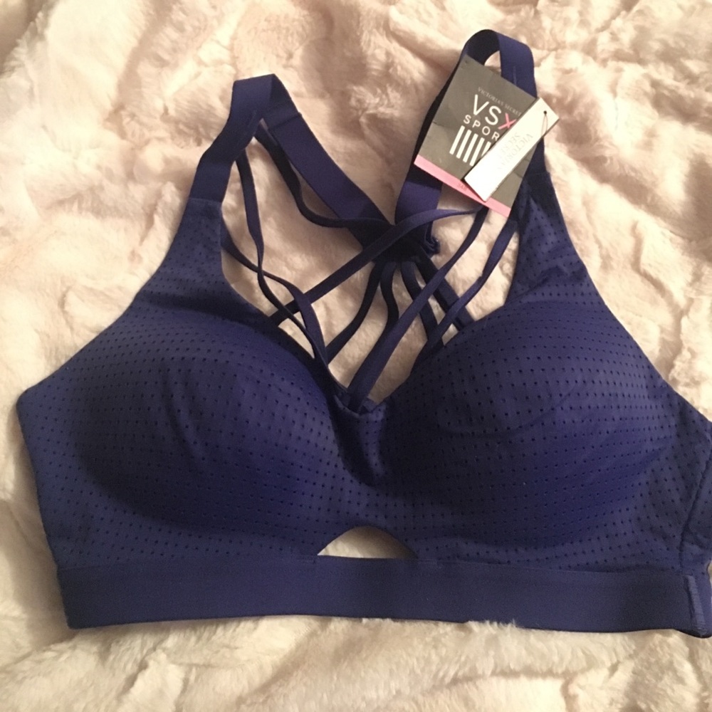 Victoria's Secret NWT Strappy sports bra VSX