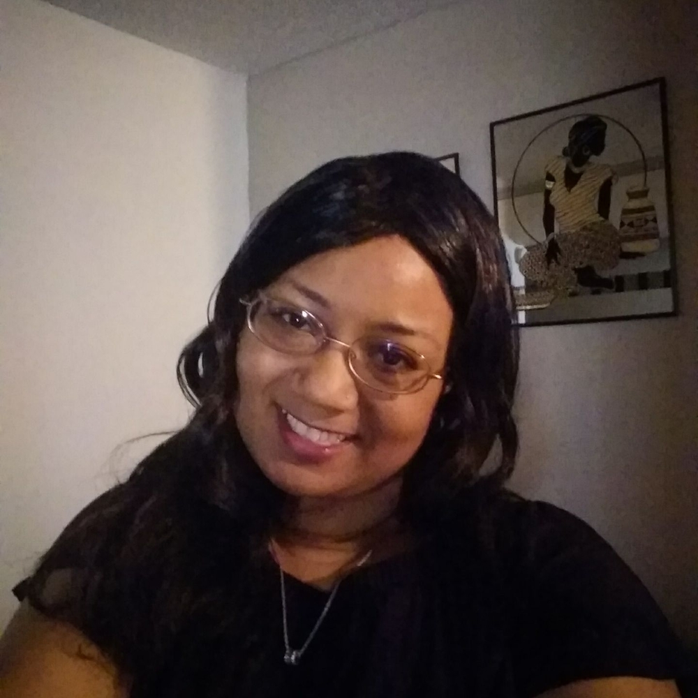 Meet your Posher, Adrienne