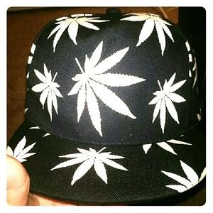 Glow in the dark bud leaf snap back