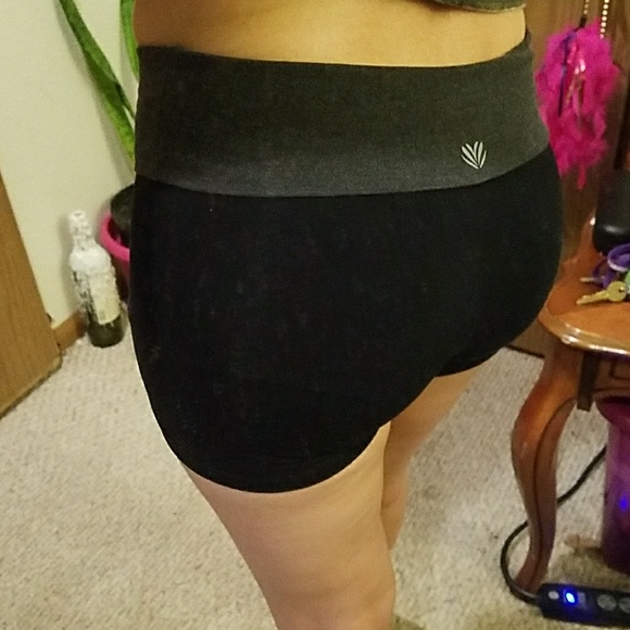 🇺🇦 New Y2K Fitted Cotton Shorts - Picture 2 of 4