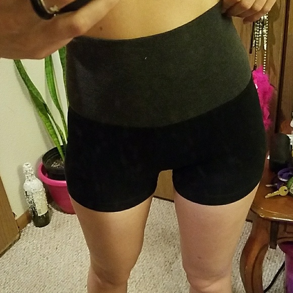 🇺🇦 New Y2K Fitted Cotton Shorts - Picture 3 of 4