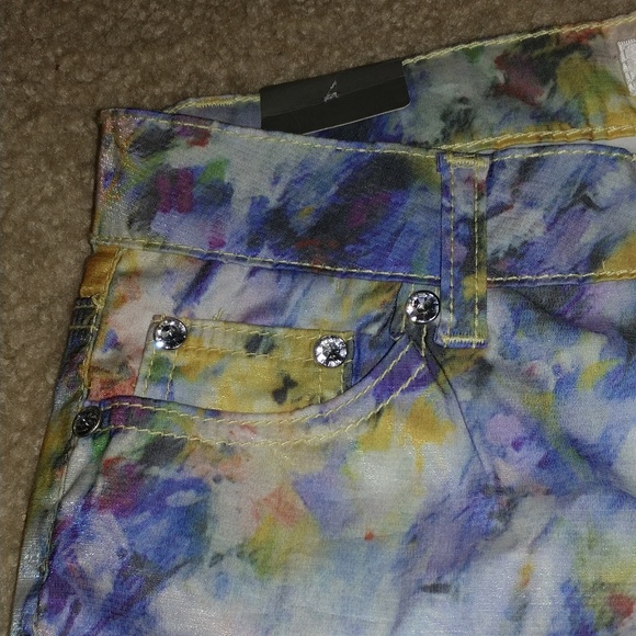 Multicolor shorts with rhinestones - Picture 5 of 5