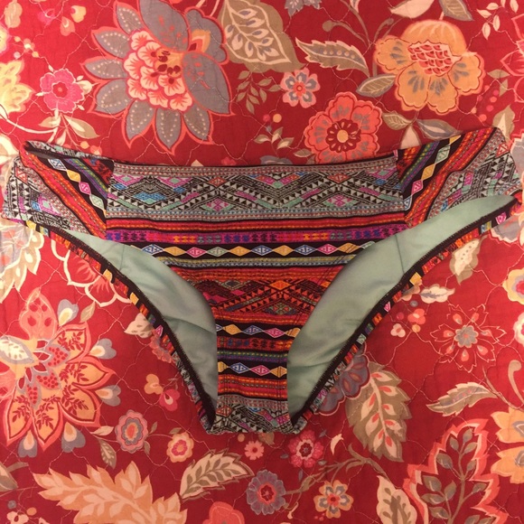 Tilly's mid rise medium hipster bikini bottom - Picture 3 of 4