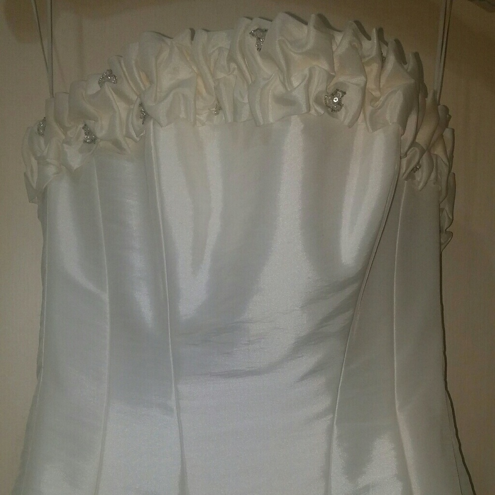 Wedding dress size 10 strapless lace up