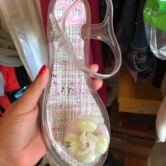 Size 39 Chanel run small - Picture 2 of 5