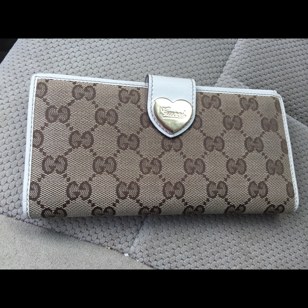 Authentic Gucci wallet