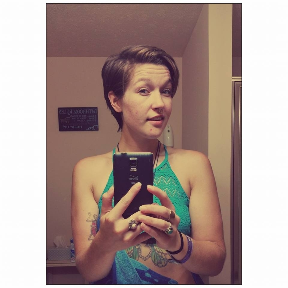 Meet your Posher, Courtney