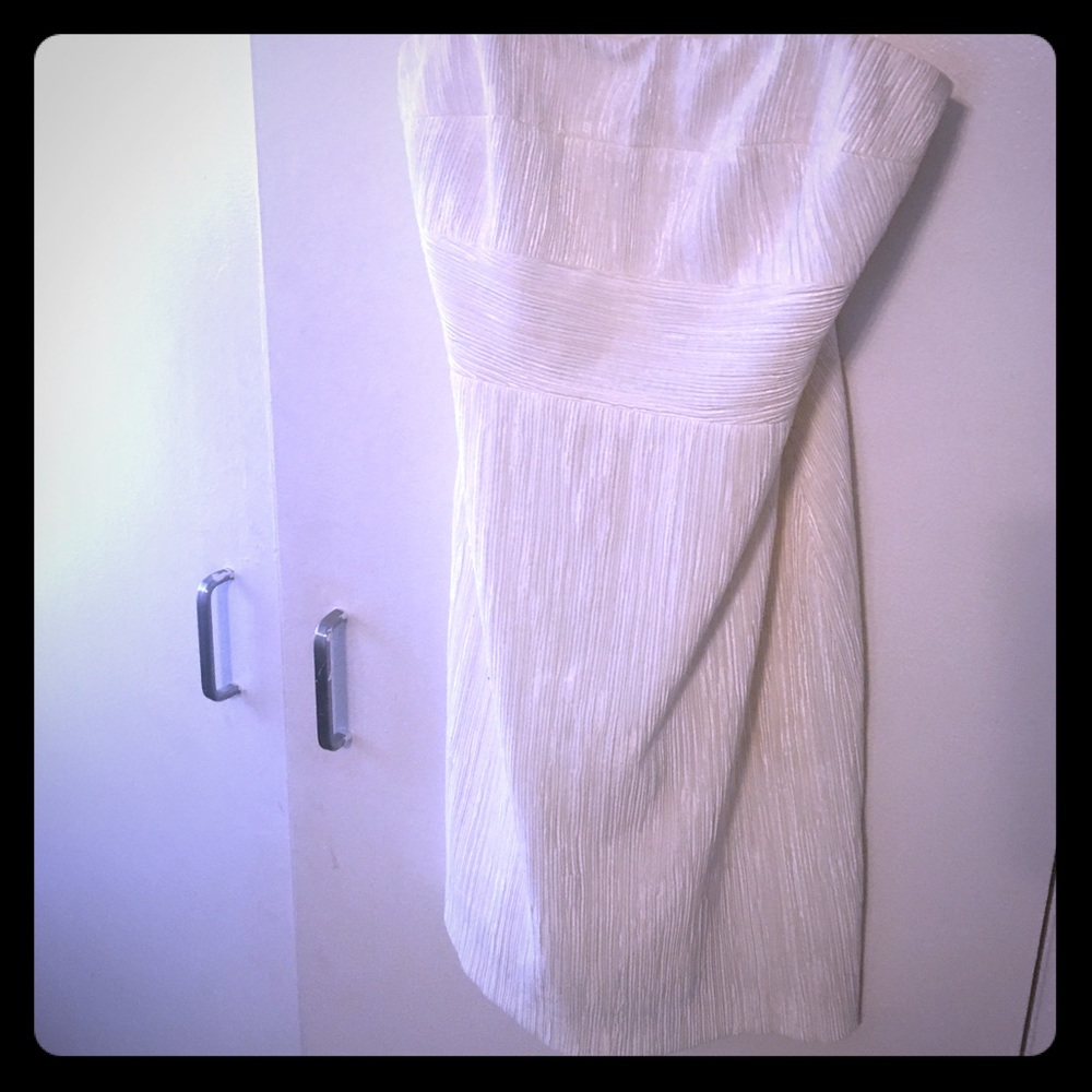 Gianni Bini Cream Strapless dress