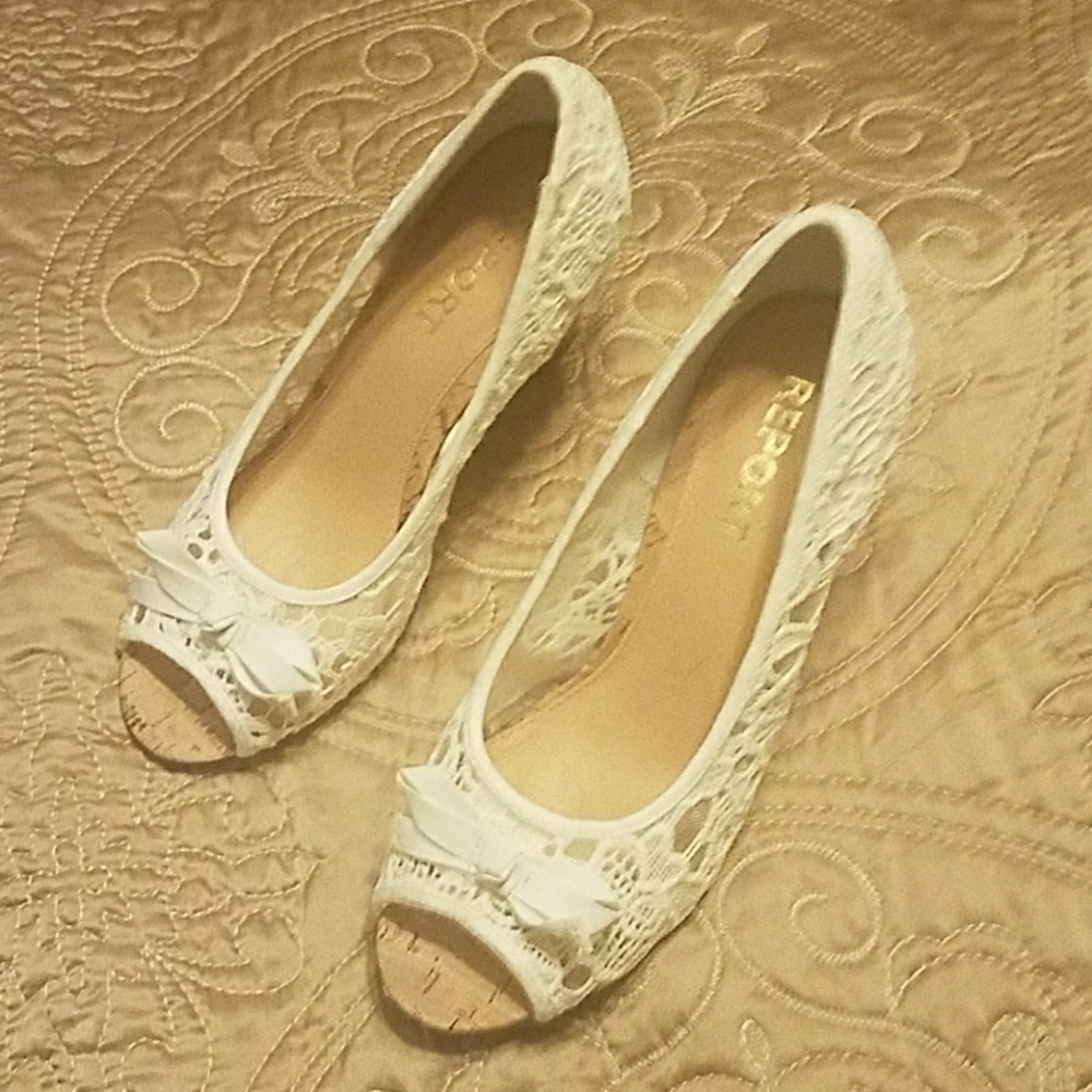 White laced wedges size 81/2