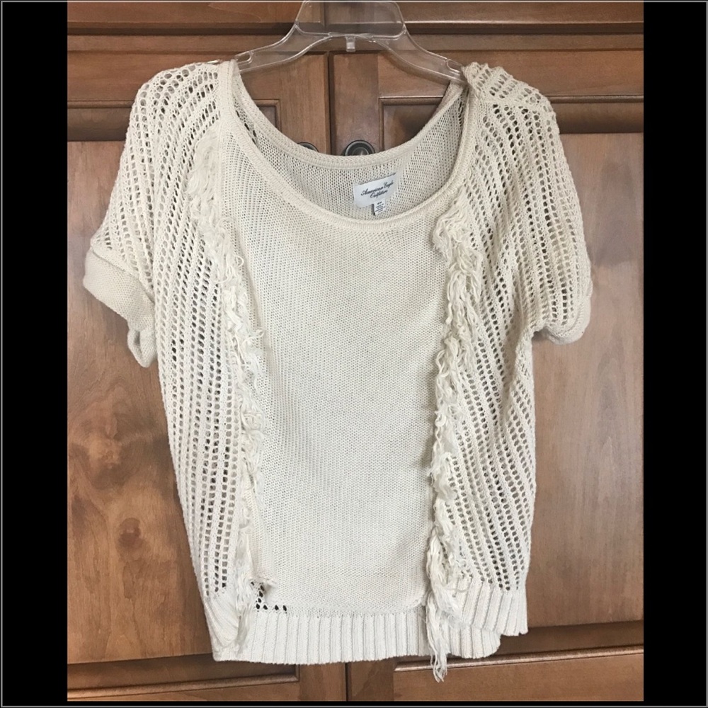 AMERICAN EAGLE Size Medium Cream Fringy Sweater
