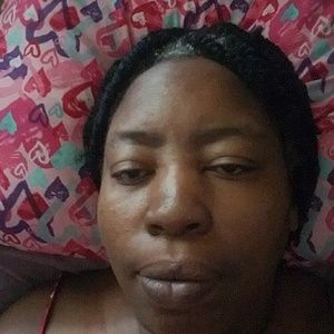 Meet your Posher, Valeria