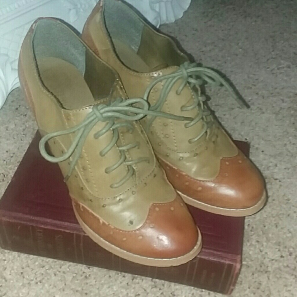 Restricted Oxford pumps