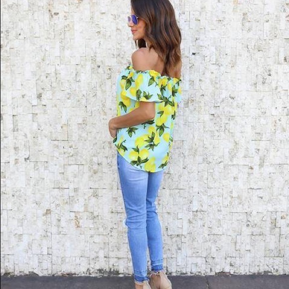 Off the shoulder lemon top - Picture 3 of 4