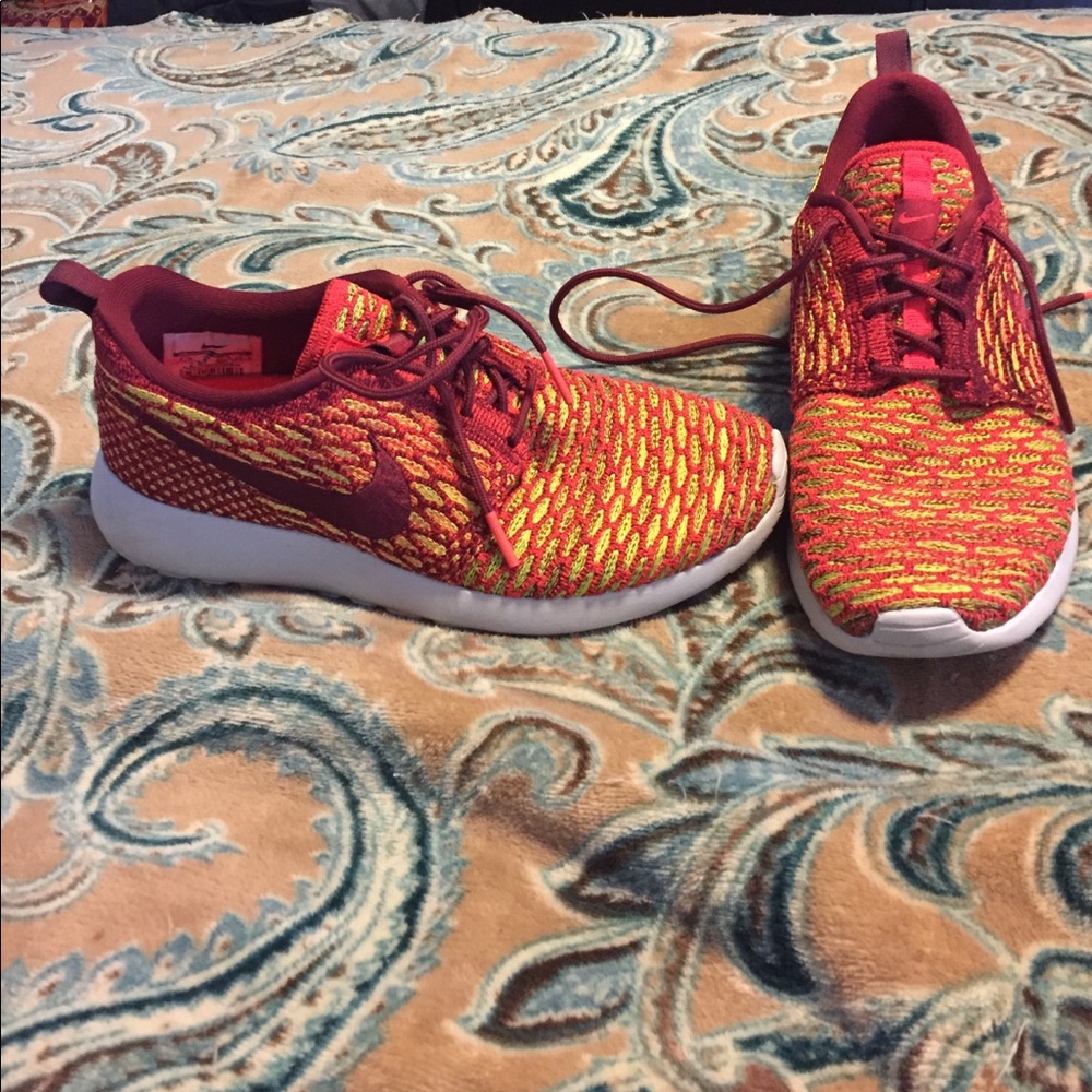 Nike Flyknit Roshe