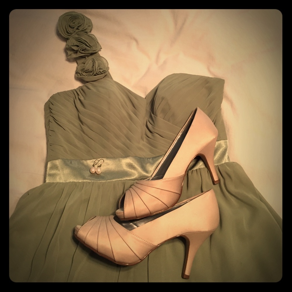 One shoulder chiffon dress
