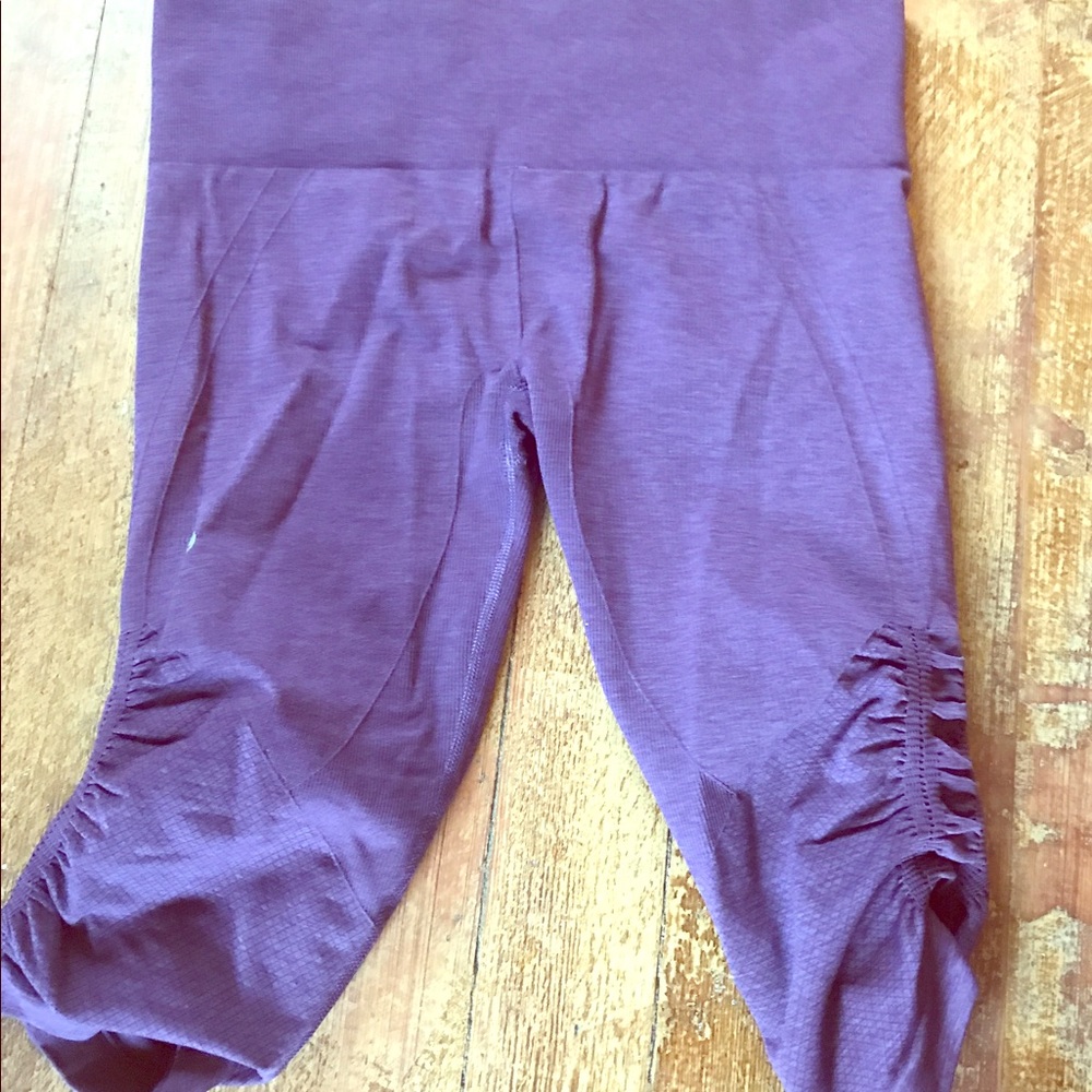 Lululemon crops