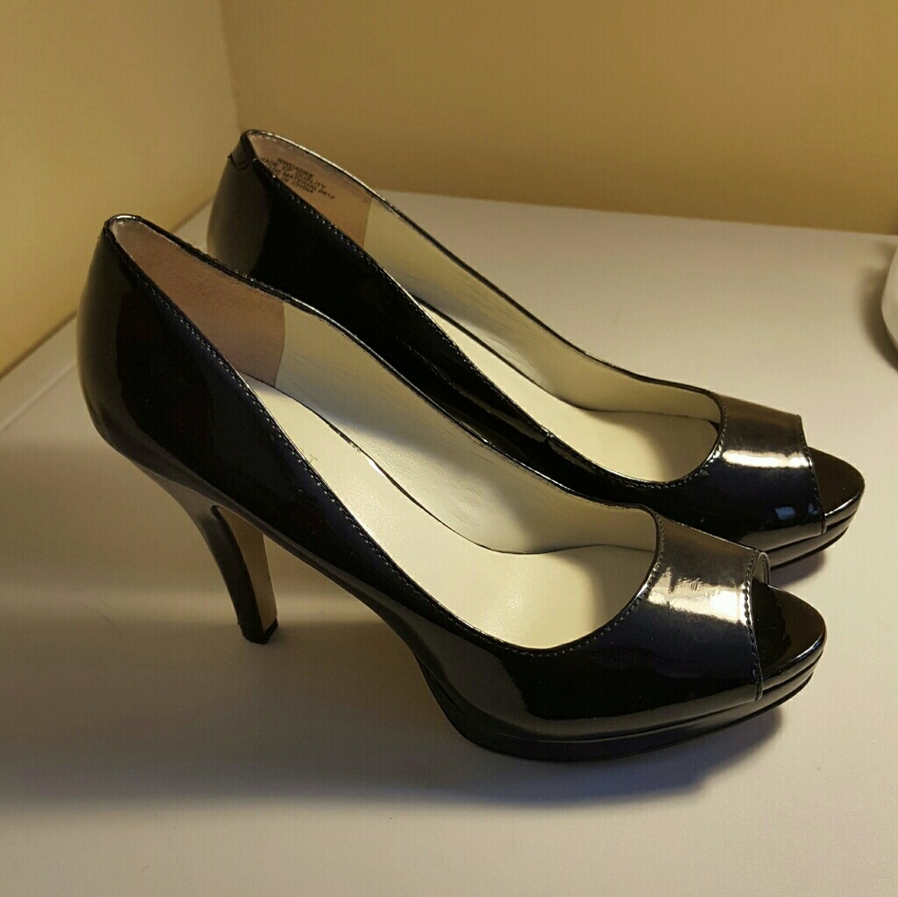 Shoes - Picture 4 of 4