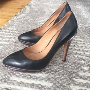 LAMB lightly worn 7 1/2 size stilettos!