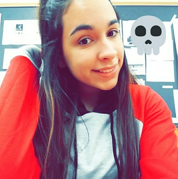 Meet your Posher, Paola - Picture 2 of 2