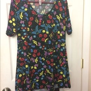 LuLaRoe medium perfect tee