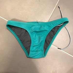 Jolyn bottoms
