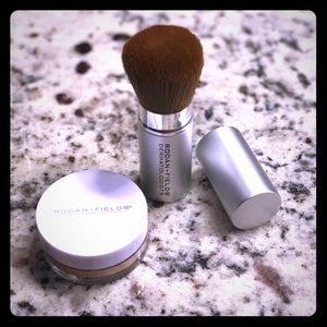 Rodan + Fields Mineral Peptides with brush