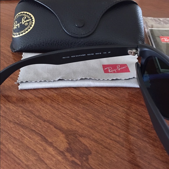 🕶✨Ray-Ban New Wayfarer in Matte Black✨🕶 - Picture 2 of 4