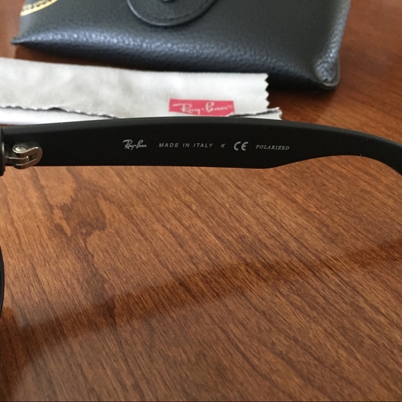 🕶✨Ray-Ban New Wayfarer in Matte Black✨🕶 - Picture 3 of 4