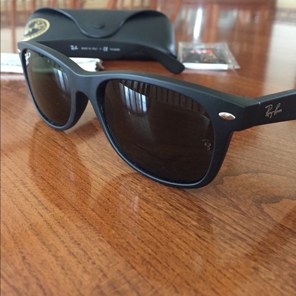 🕶✨Ray-Ban New Wayfarer in Matte Black✨🕶 - Picture 4 of 4