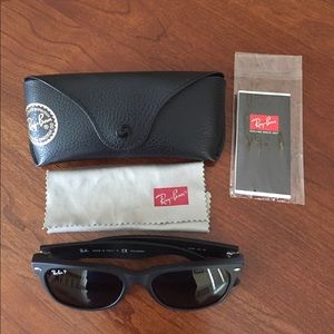 🕶✨Ray-Ban New Wayfarer in Matte Black✨🕶