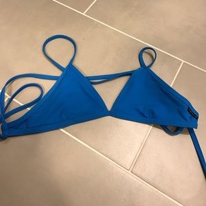 Jolyn triangle top