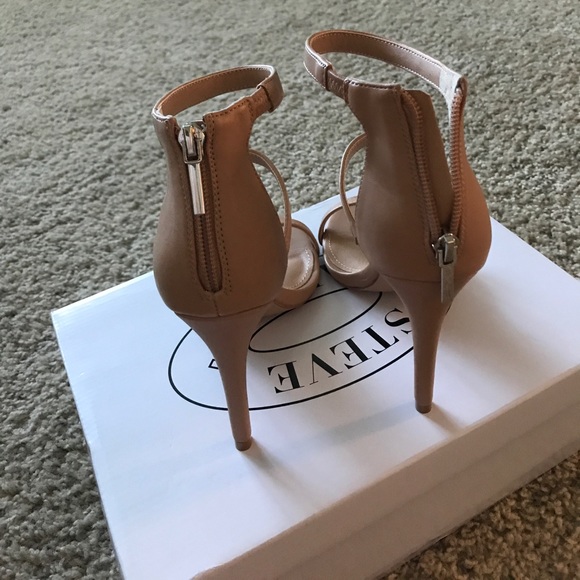 Steve Madden heeled sandals! - Picture 3 of 3