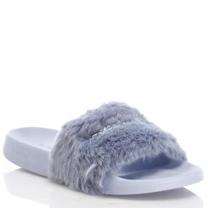 Women's slippers