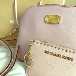 🌴Michael Kors Cindy Large Crossbody 🌴