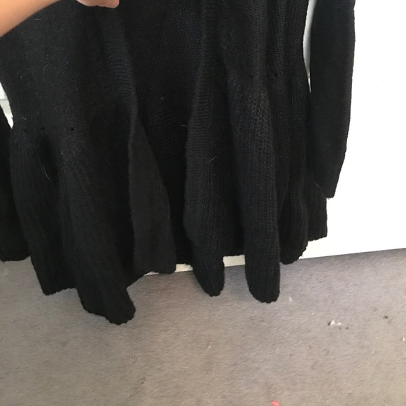 Adorable sweater - Picture 2 of 3