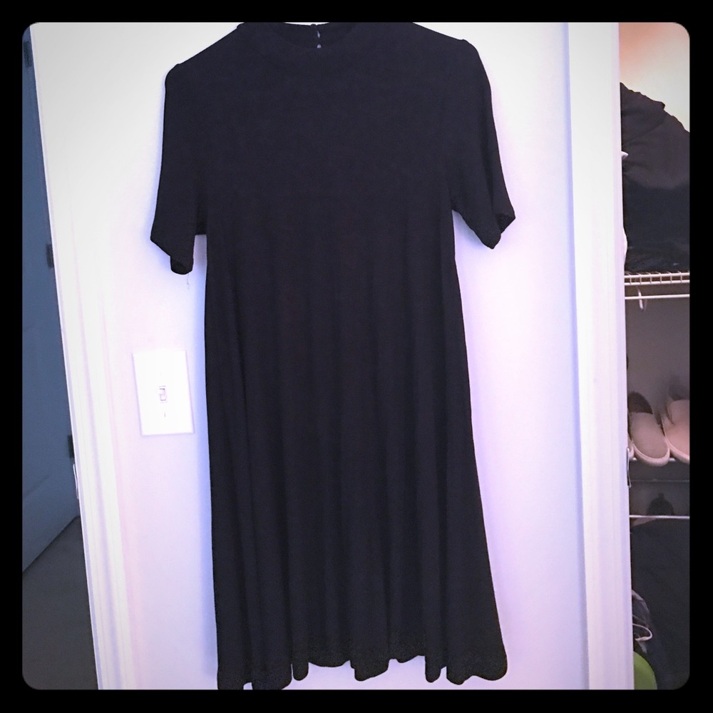 Ribbed black dress
