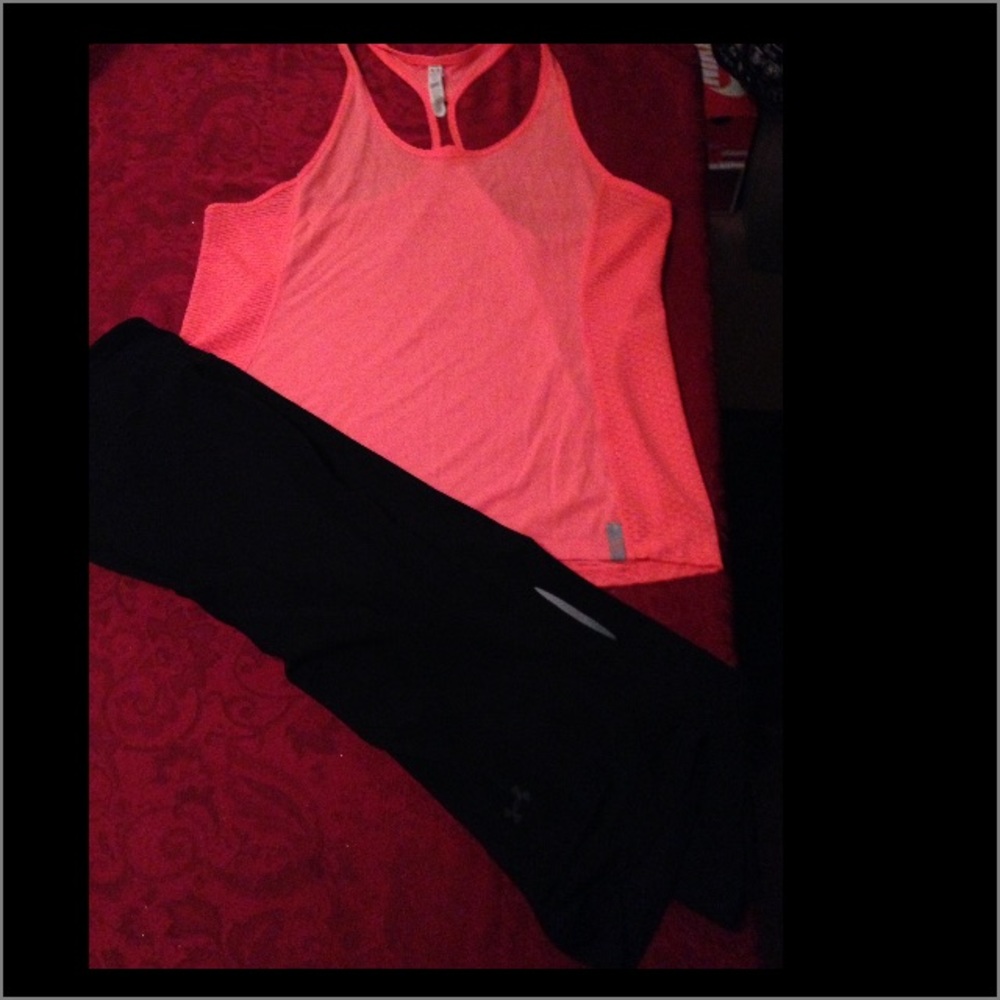 Women's Under Armour 2pc Sz XL/L set Must See!!!