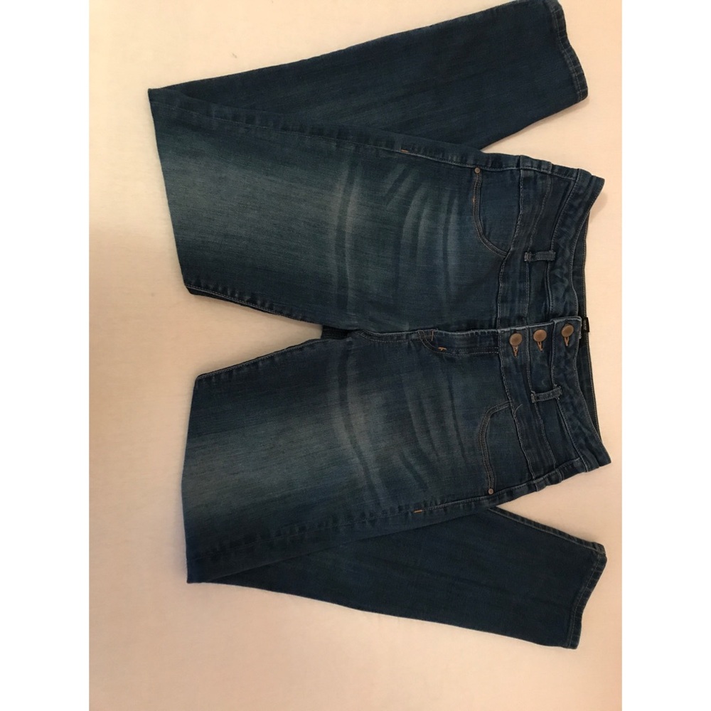 High waisted jeans