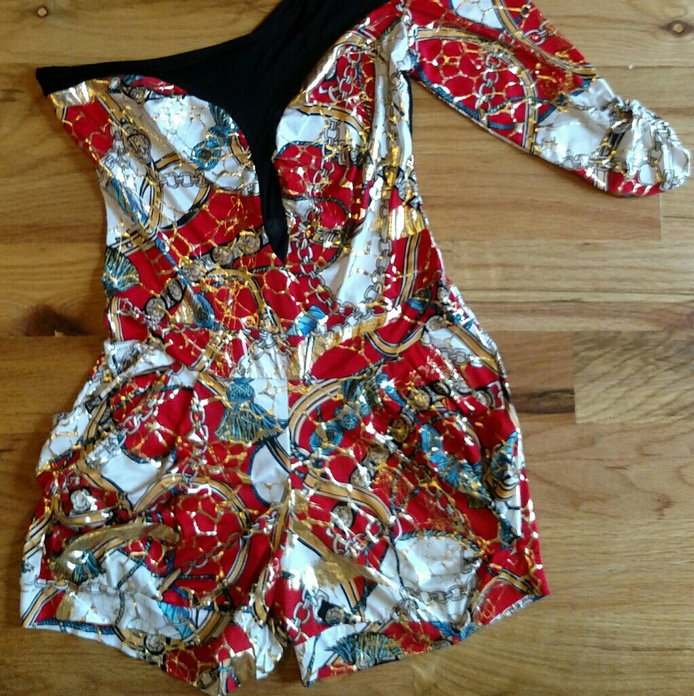 Romper with gold details