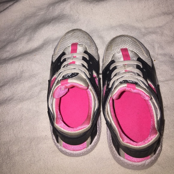 Pink and white Toddler Nike Huaraches - Picture 2 of 6