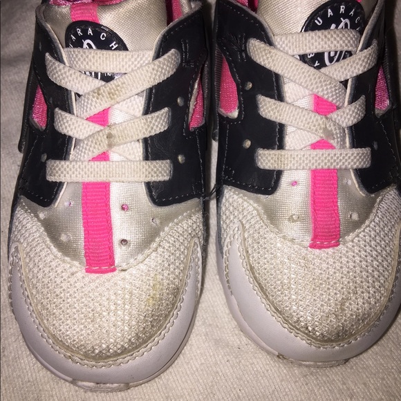 Pink and white Toddler Nike Huaraches - Picture 4 of 6