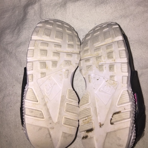 Pink and white Toddler Nike Huaraches - Picture 5 of 6