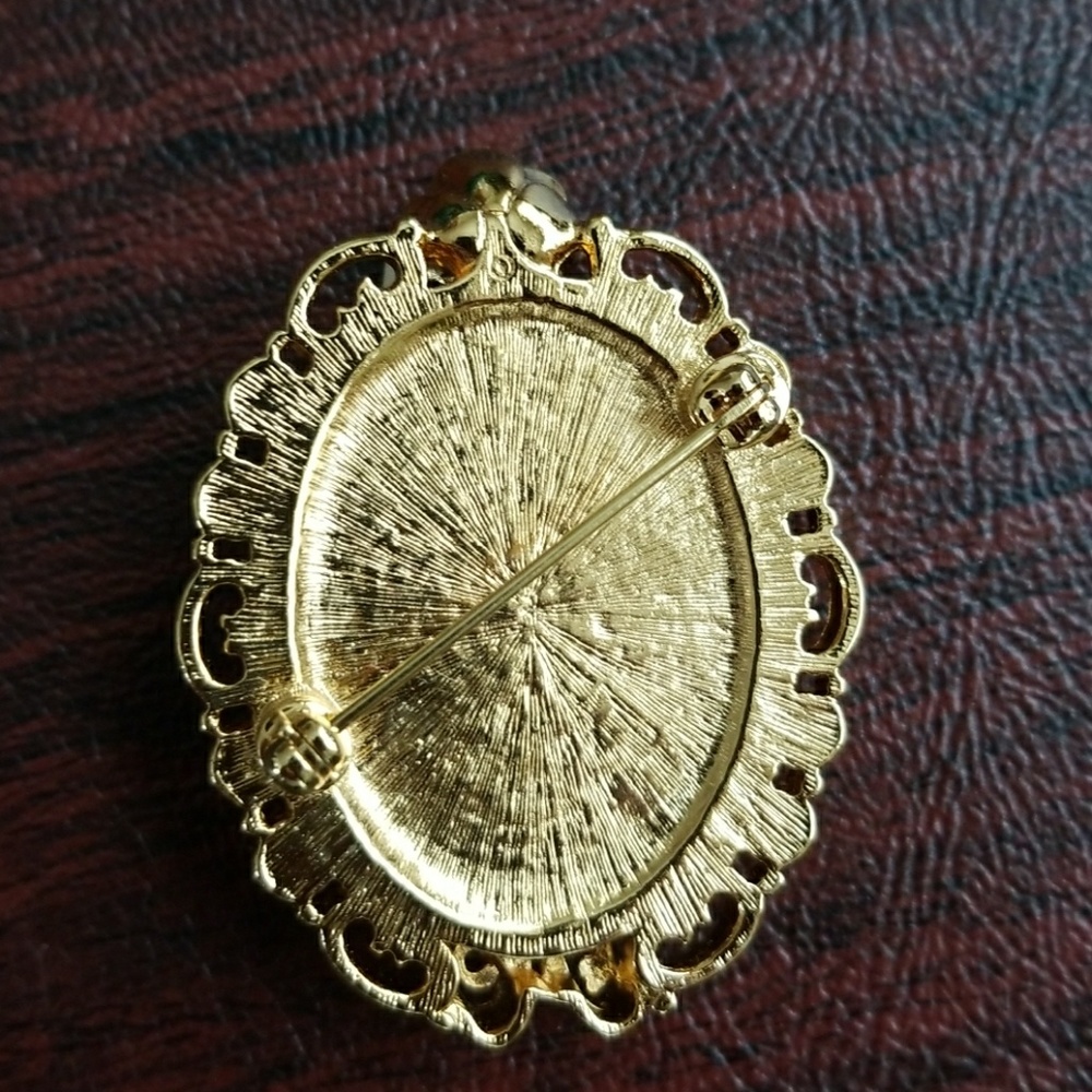 Vintage Avon President's Club Brooch - Picture 2 of 3