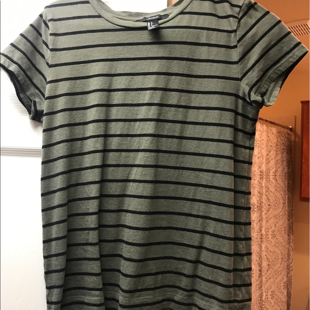 Forever 21 t shirt