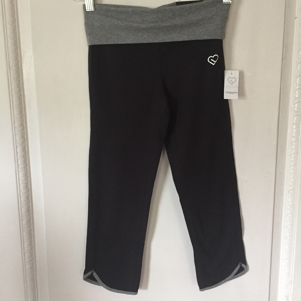 NWT Cropped Yoga Pants