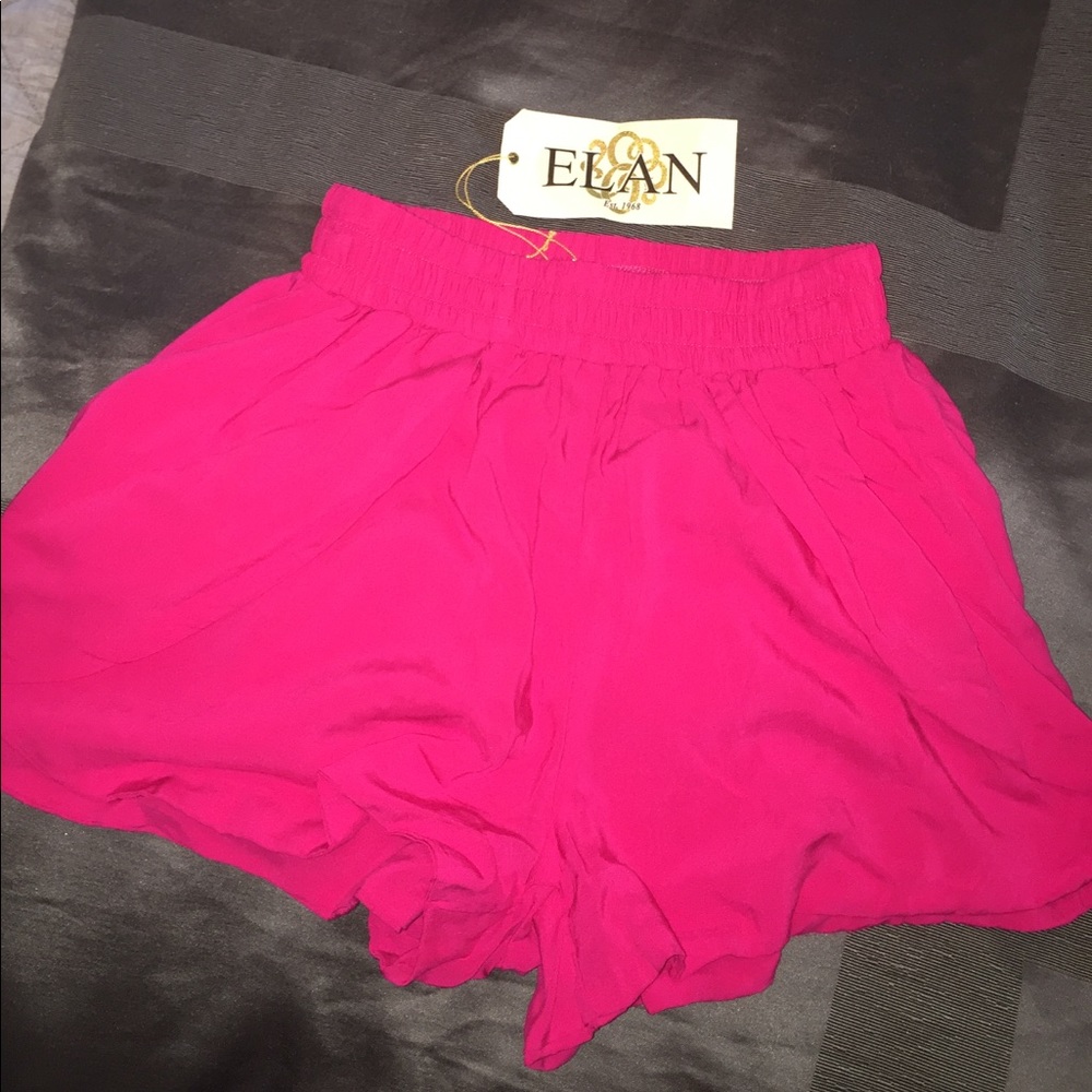 Magenta cotton elastic shorts
