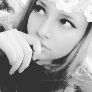 Meet your Posher, Becca