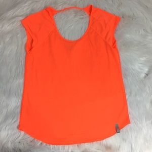 Under Armour heat gear semi fitted athletic top M